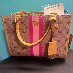 AK brandnew.size 11WX8H